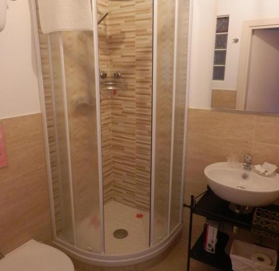 이코노미 룸, Il Casale Di Sandra