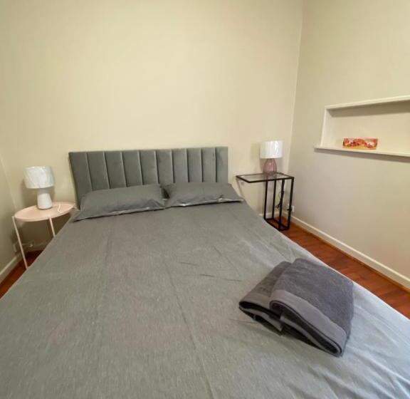 Дом 2 Спальни, Mitcham Station Home Stay