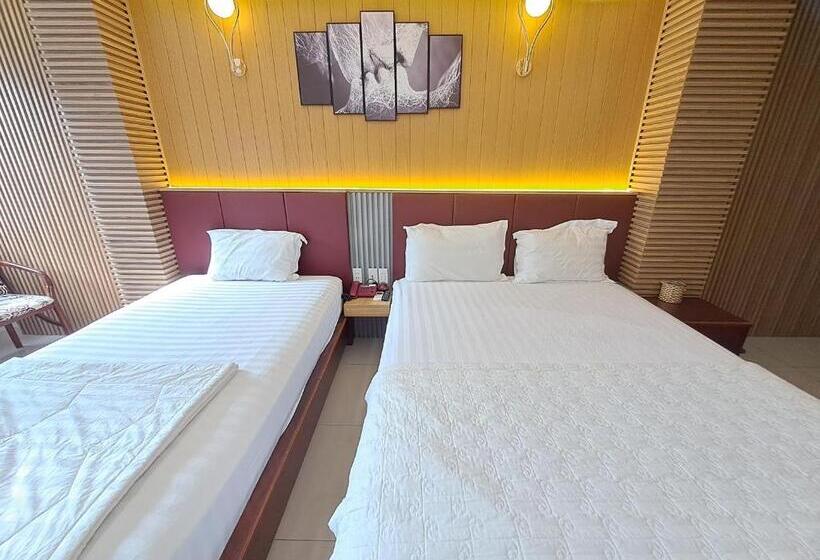 اتاق استاندارد سه تخته با بالکن, Abc Hotel Bình Tân