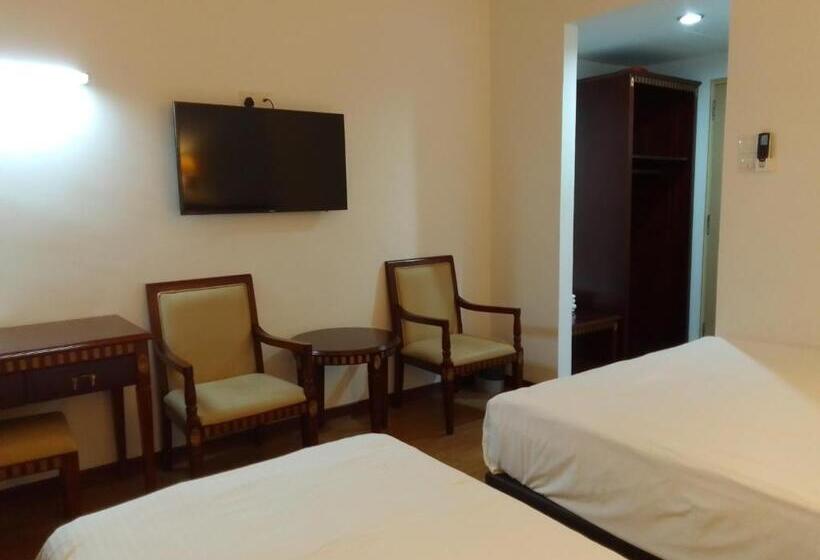디럭스 트리플 룸, Oyo 90464 Borneo Suites
