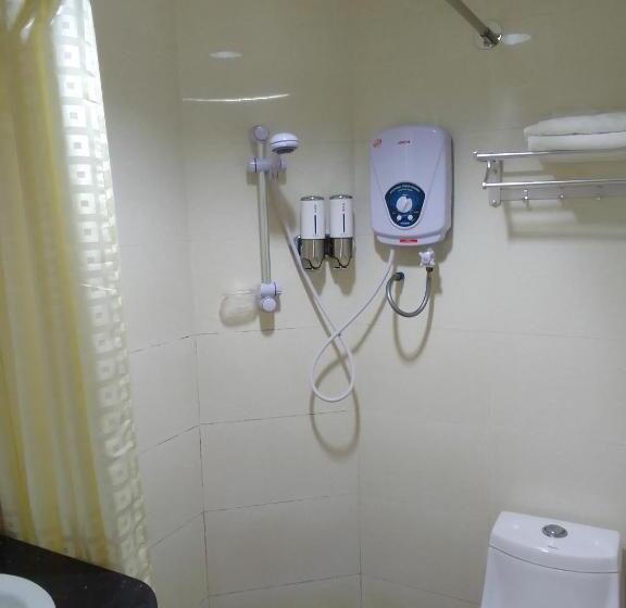 디럭스 룸 킹사이즈 침대, Oyo 90464 Borneo Suites
