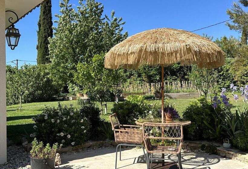 חדר סופריור, La Parenthèse Saint Donat