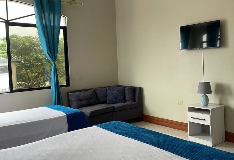 标准三人间, Reef Hostel Manta