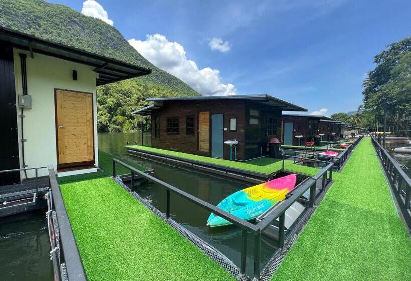 Deluxe room with river view, Phu Naphat Resort