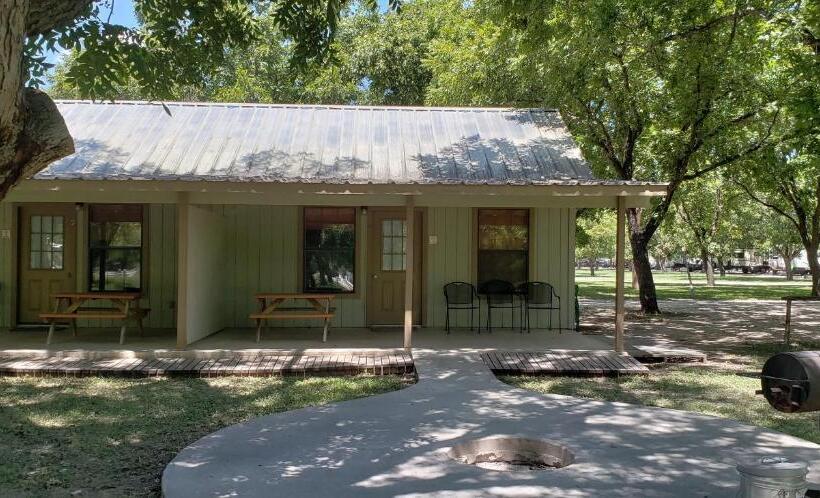 Дом 1 Спальня, Seven Bluff Cabins