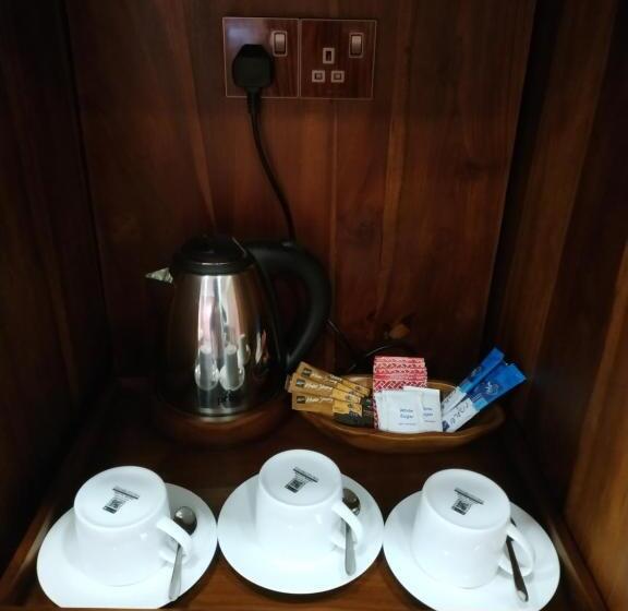 디럭스 트리플 룸, Sigiriya Cashew Palace Resort