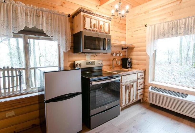 キングサイズベッドのスイートルーム, Coblentz Country Lodge By Amish Country Lodging