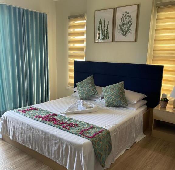 اتاق لوکس با چشم‌انداز استخر, Fig Sunset View Resort