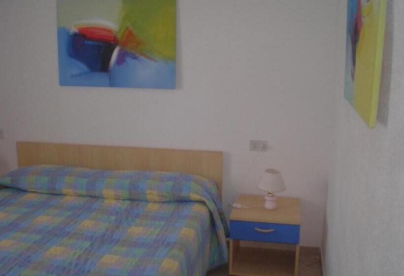 Апартаменты 1 Спальня Нижний Этаж, Villaggio Rena 2000
