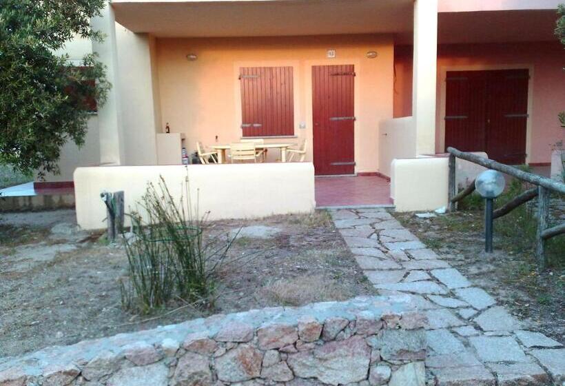 Апартаменты 1 Спальня Нижний Этаж, Villaggio Rena 2000