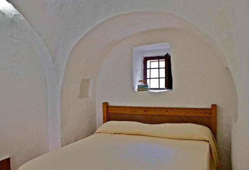 غرفة قياسية ثلاثية, Masseria Vagone