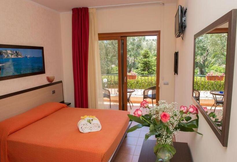 Comfort room with terrace, Villa Fenice Bed & Breakfast
