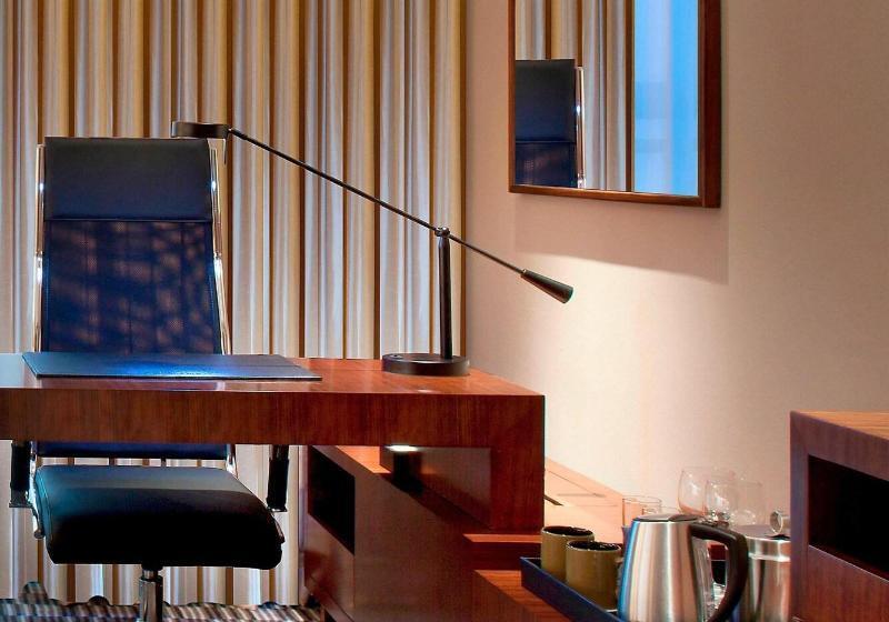 Номер Клуб Кровать Кинг, Four Points By Sheraton Taicang