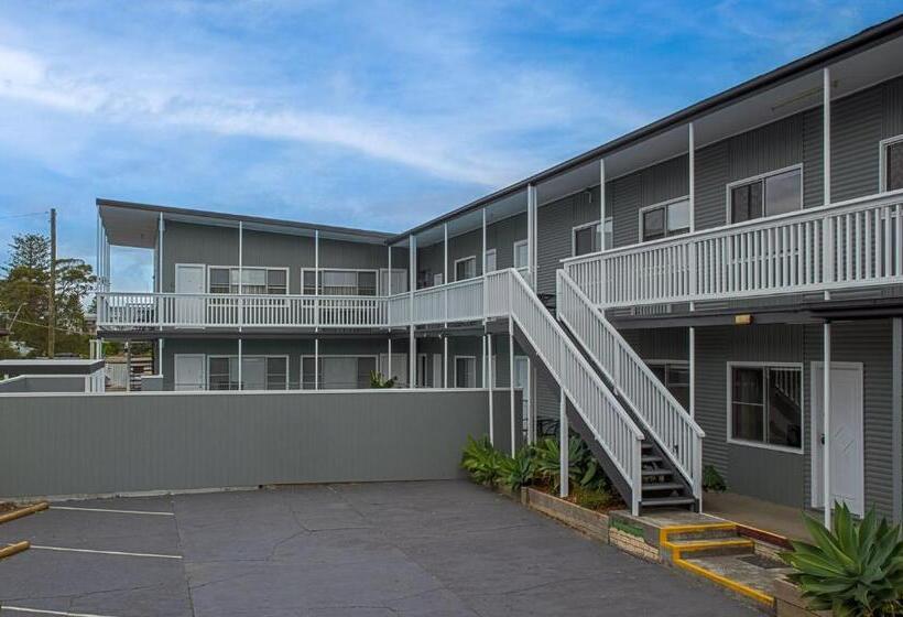 四人豪华间, Pacific Motel 10