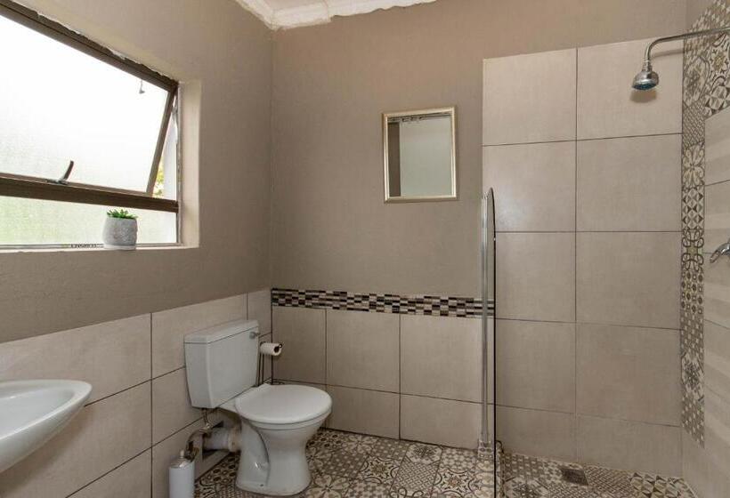 Номер Стандарт Вид на Сад, Woodpeckers Guest House