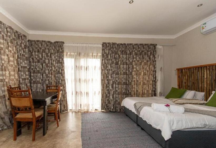 Family Suite, Woodpeckers Guest House
