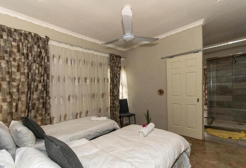 Номер Deluxe Вид на Сад, Woodpeckers Guest House