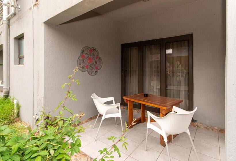 Family Suite, Woodpeckers Guest House