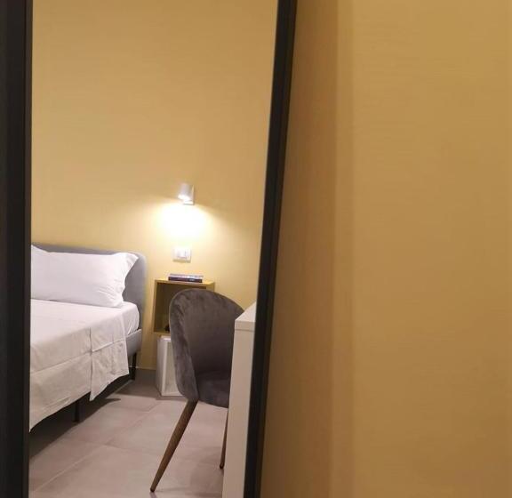 Standart Oda, Istai Cagliari City Center Rooms
