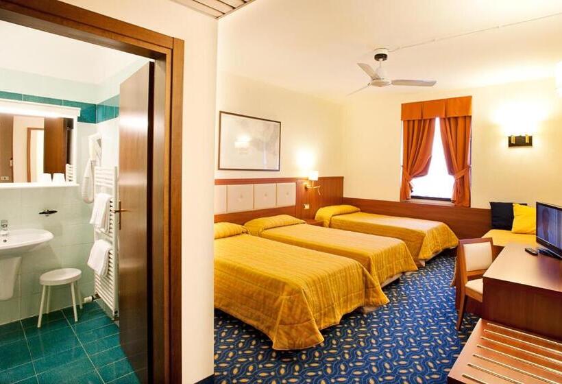 Семейный Номер, Lake Hotel Benaco