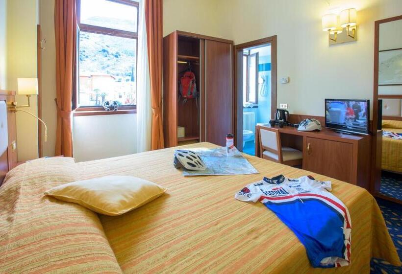 Номер Стандарт Трехместный, Lake Hotel Benaco