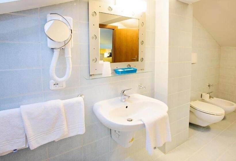 Номер Стандарт Трехместный, Lake Hotel Benaco