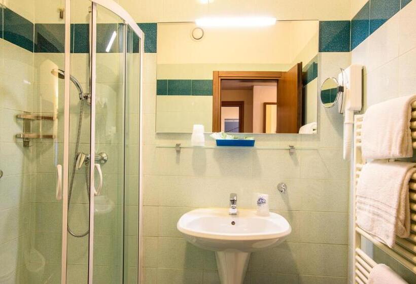 Семейный Номер, Lake Hotel Benaco