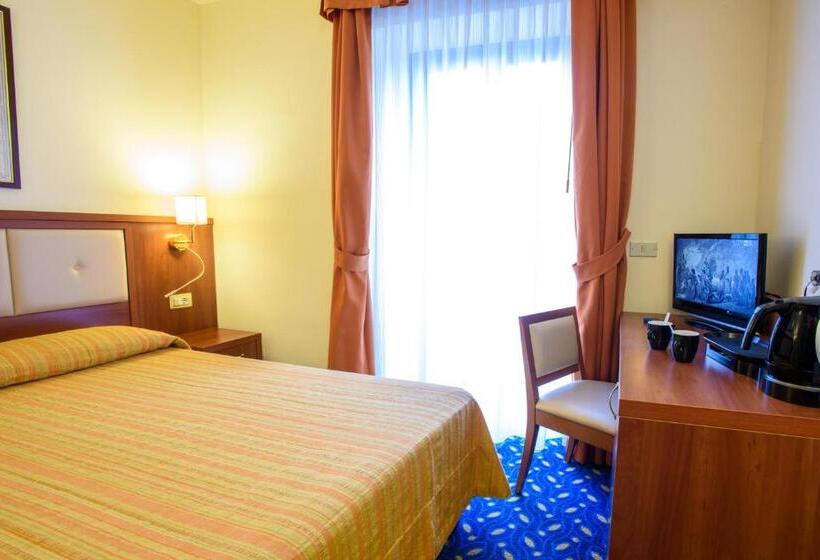 Номер Economy, Lake Hotel Benaco