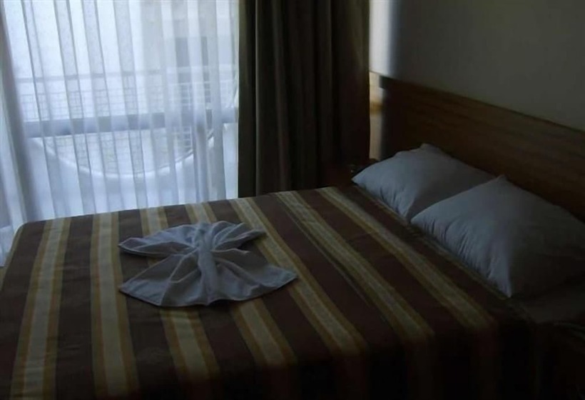 اتاق استاندارد, Lara Kapris