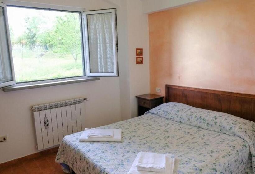 Standard Room, Agriturismo Tognoloni