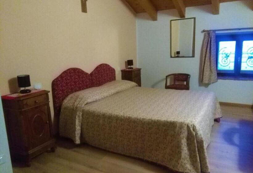 이코노미 룸, B&b Paradiso