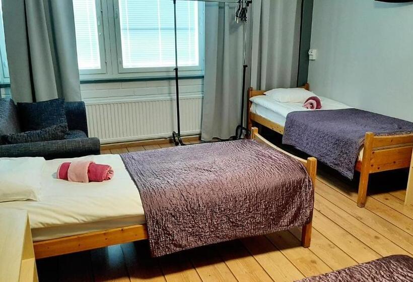Трехместный Номер Стандарт Совместная Ванная, Center Hostel Kaatrahovi