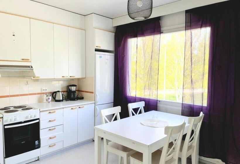 Апартаменты 1 Спальня с Балконом, Center Hostel Kaatrahovi