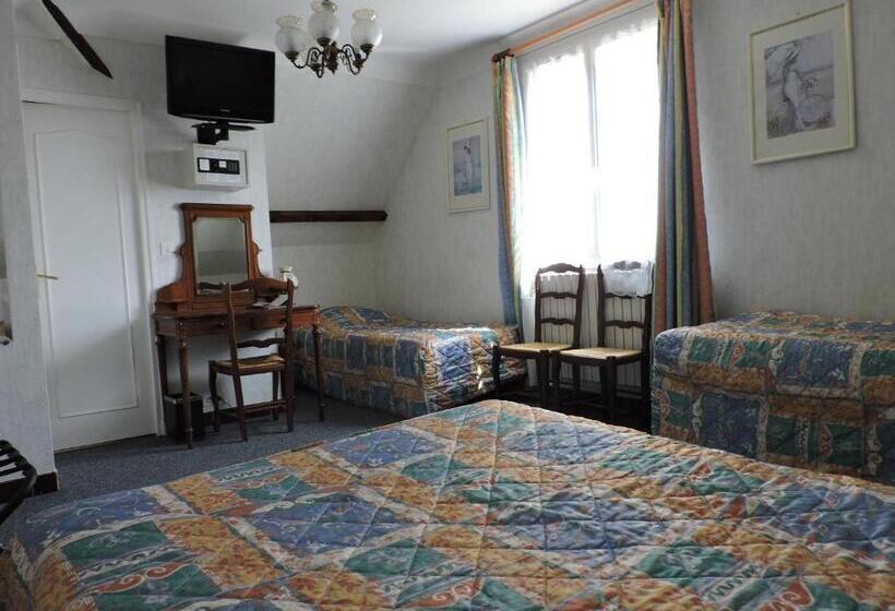 Четырехместный Номер Стандарт, Belvedere Montargis Amilly