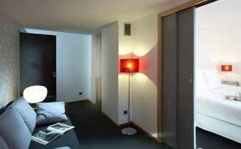 Полулюкс, Design Hôtel Des Francs Garçons