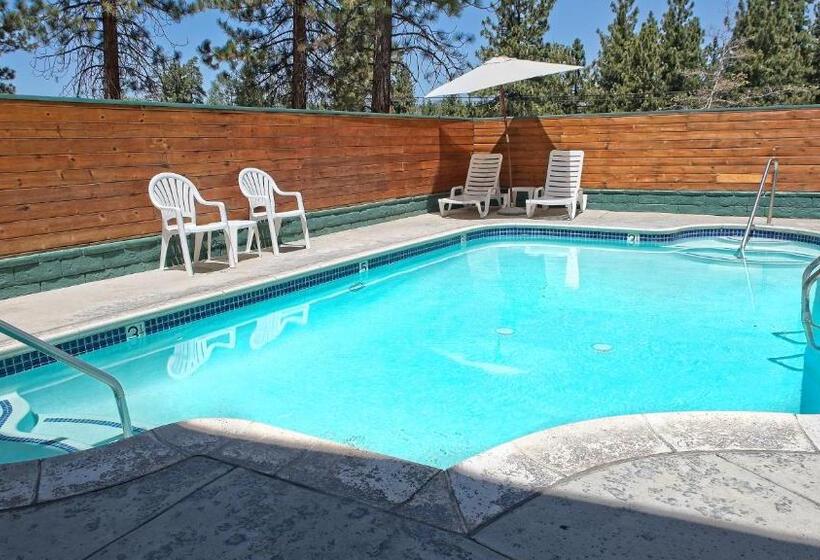 Suite, Getaways At Snow Lake Lodge