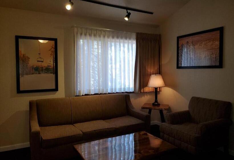 Suite, Getaways At Snow Lake Lodge