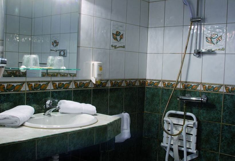 Четырехместный Номер Стандарт, Restaurant Le Velleda