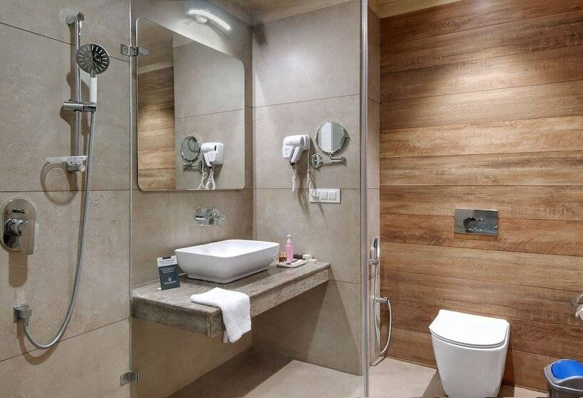 발코니 디럭스 룸, The Orchard Greens Resort   A Centrally Heated Property
