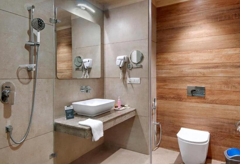 디럭스 룸, The Orchard Greens Resort   A Centrally Heated Property