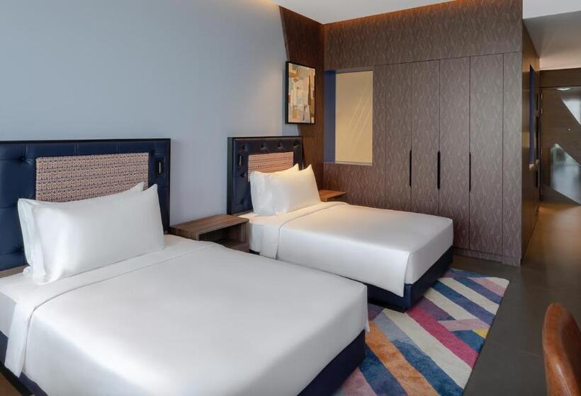 Номер Стандарт, Hyatt Centric Jumeirah Dubai