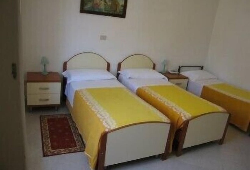 スタンダードトリプルルーム, Albergo Natucci