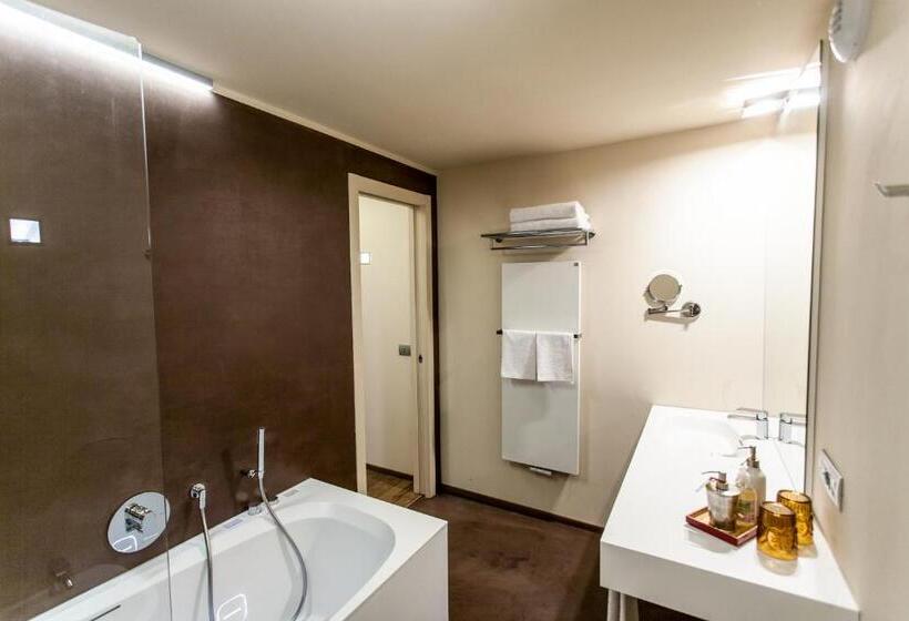 اتاق لوکس, Chalet Eden Eco Hotel, Restaurant & Wellness