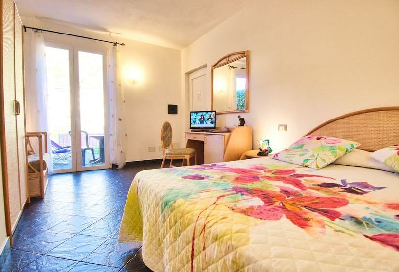 Номер Стандарт с Террасой, Cinqueterre Residence