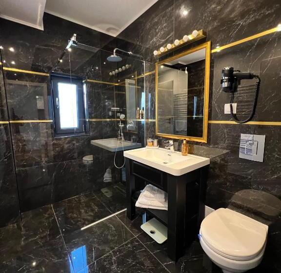 اتاق لوکس با بالکن, Krystal Boutique Mansion