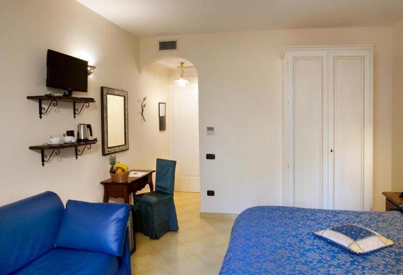 コンフォートルーム, Albergo L Antico Convitto