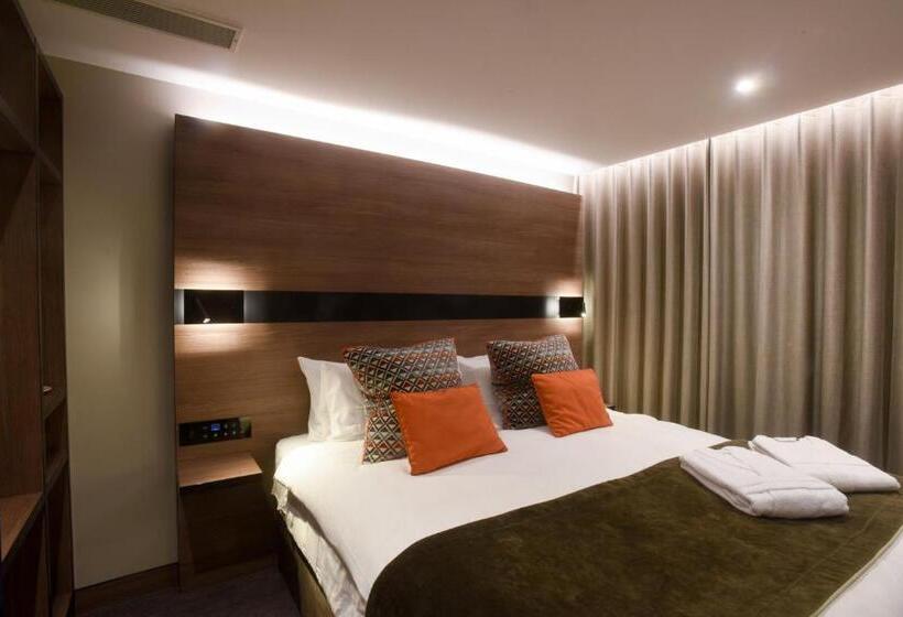 Номер Superior, Merit Kensington