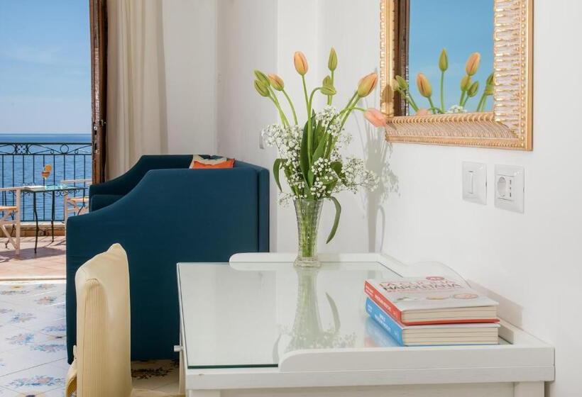 Standard Triple Room with Terrace, Pupetto