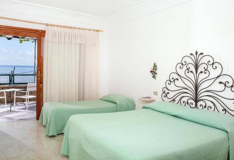 Triple Room Sea View, Pupetto