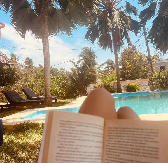 디럭스 룸, Art Hotel Zanzibar